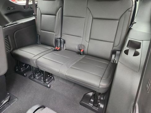 Used 2024 Chevrolet Suburban High Country AWD/4WD image 29