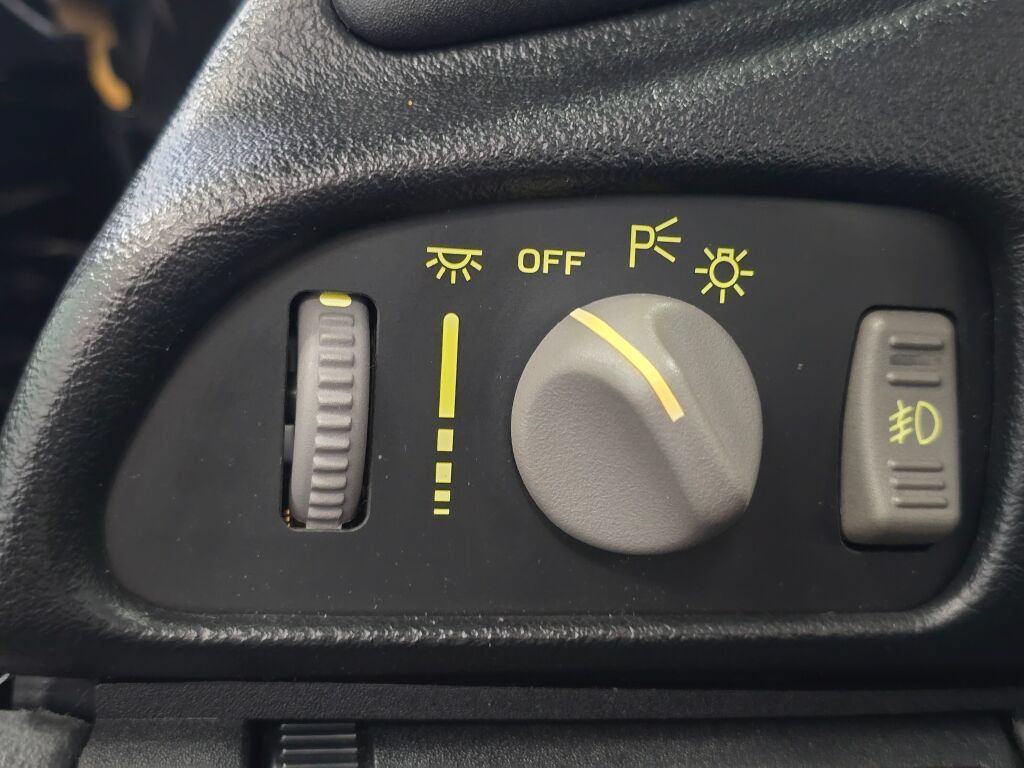 Used 1993 Chevrolet Camaro Z28 RWD image 77