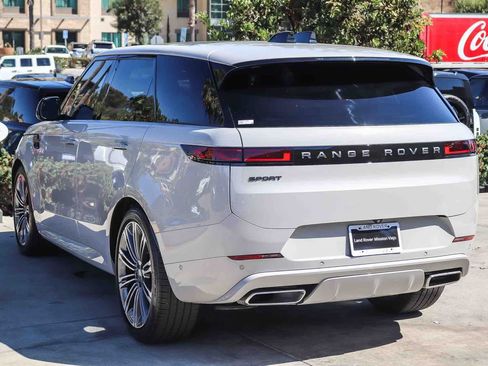 Used 2025 Land Rover Range Rover Sport Dynamic SE AWD/4WD image 2