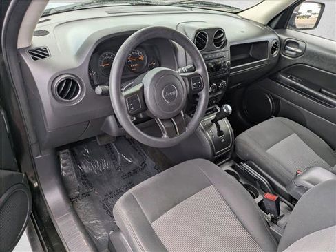 Used 2016 Jeep Patriot Sport w/ Power Value Group AWD/4WD image 10