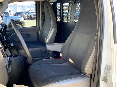 Used 2024 GMC Savana 2500 w/ Driver Convenience Package image 7