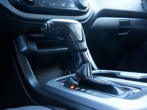 Used 2018 Chevrolet Colorado LT w/ LT Convenience Package image 20