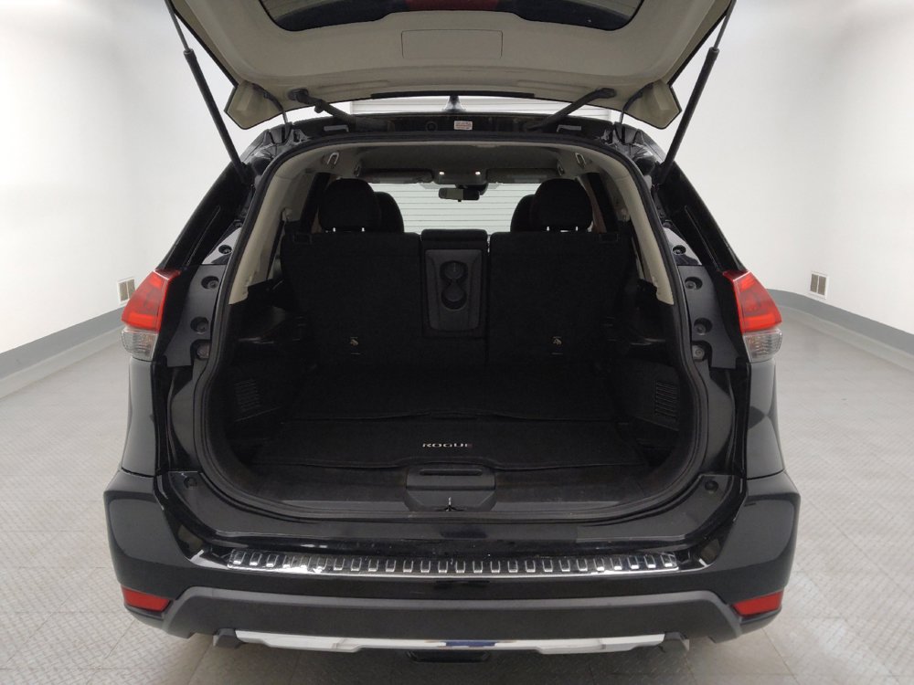 Used 2020 Nissan Rogue S FWD image 29