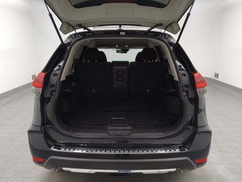 Used 2020 Nissan Rogue S FWD image 29