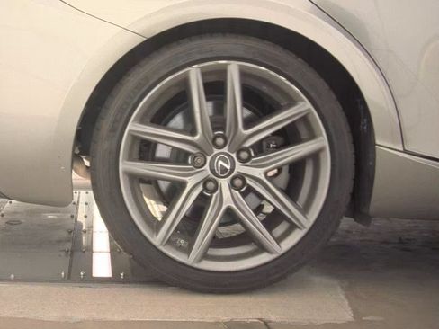 Used 2019 Lexus IS 300 F Sport w/ F Sport Package RWD image 7