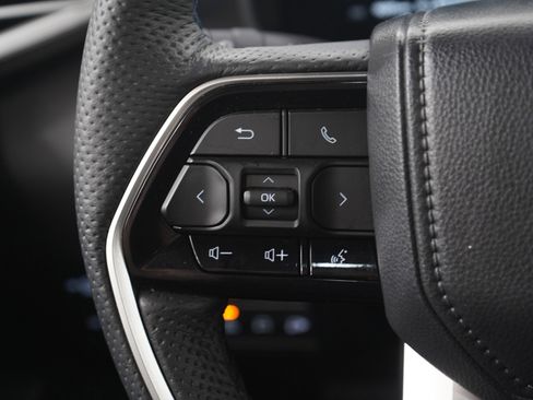 Used 2025 Toyota Sequoia Platinum image 28