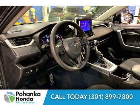 Used 2025 Toyota RAV4 XLE image 14