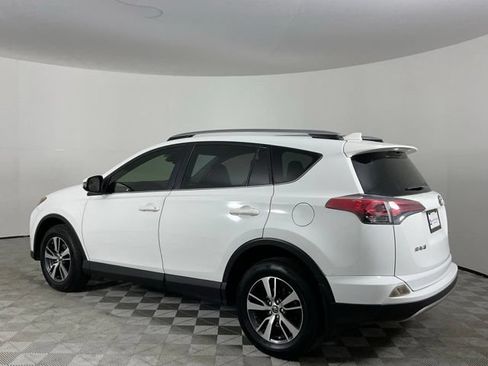 Used 2017 Toyota RAV4 XLE FWD image 7