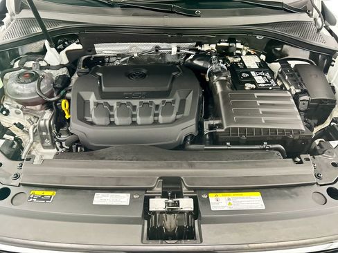 Used 2024 Volkswagen Tiguan SE R-Line FWD image 27