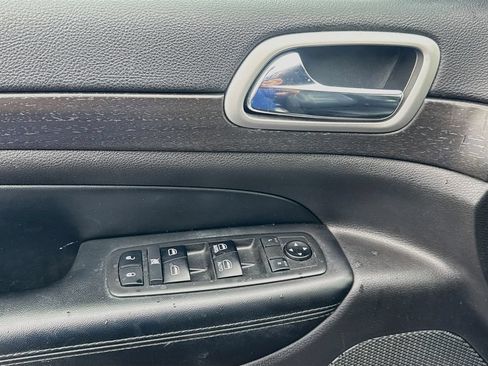 Used 2018 Jeep Grand Cherokee Laredo RWD image 19