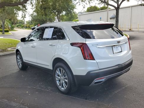 Used 2021 Cadillac XT5 Premium Luxury FWD image 3