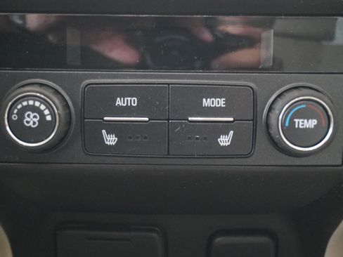 Used 2017 GMC Acadia Denali w/ Technology Package FWD image 15