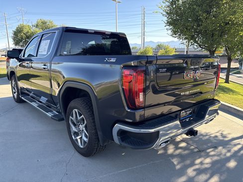 Used 2022 GMC Sierra 1500 SLT w/ X31 Off-Road Package AWD/4WD image 3