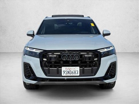 Used 2025 Audi Q7 3.0T Prestige w/ Prestige Package image 2