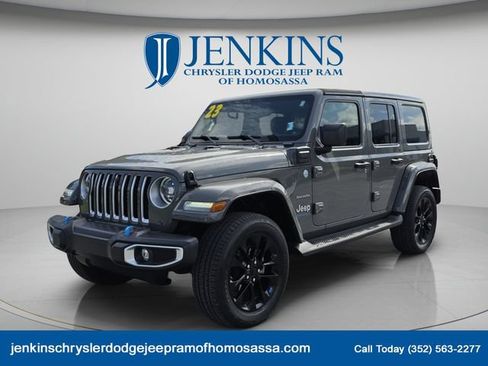 Used 2023 Jeep Wrangler Unlimited Sahara w/ Dual Top Group AWD/4WD image 11