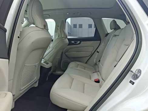 Used 2023 Volvo XC60 B5 Plus w/ Climate Package AWD/4WD image 9