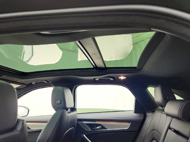 Certified 2026 Jaguar F-PACE R-Dynamic S AWD/4WD image 22