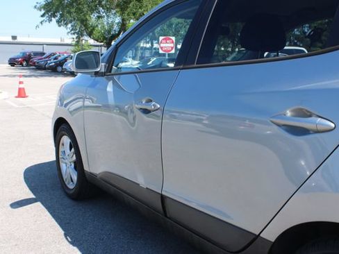 Used 2011 Hyundai Tucson GLS FWD image 41