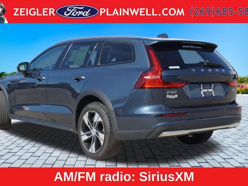 Used 2024 Volvo V60 B5 Cross Country Plus AWD/4WD image 3