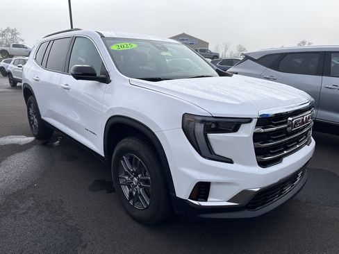 Used 2025 GMC Acadia Elevation image 2