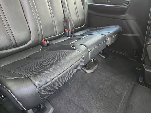 Used 2024 Jeep Wagoneer Series II image 98