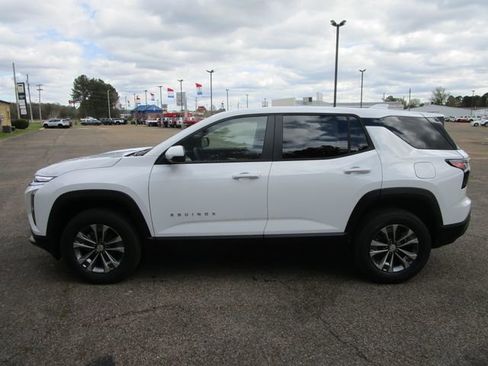 New 2026 Chevrolet Equinox LT w/ Convenience Package II FWD image 2