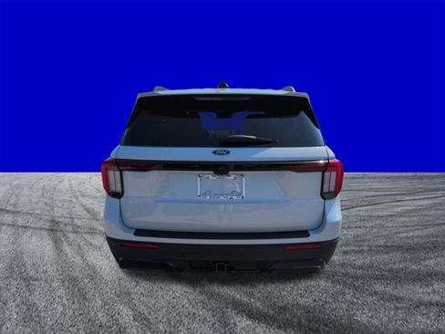 New 2026 Ford Explorer ST-Line w/ ST-Line Street Pack AWD/4WD image 5