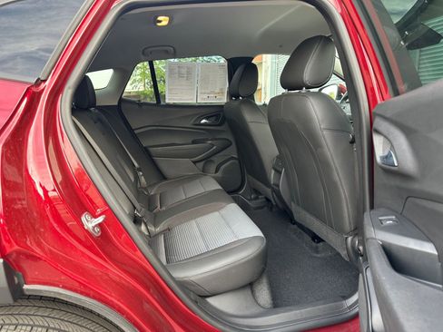 Used 2025 Chevrolet Trax LT image 23