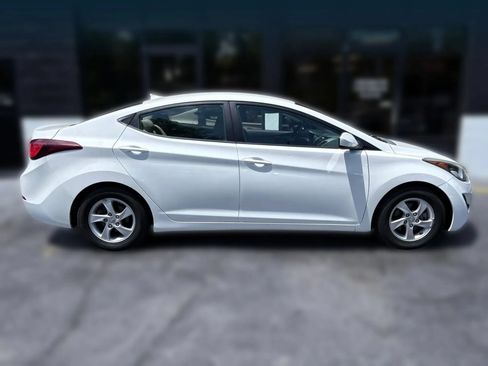 Used 2015 Hyundai Elantra SE FWD image 6