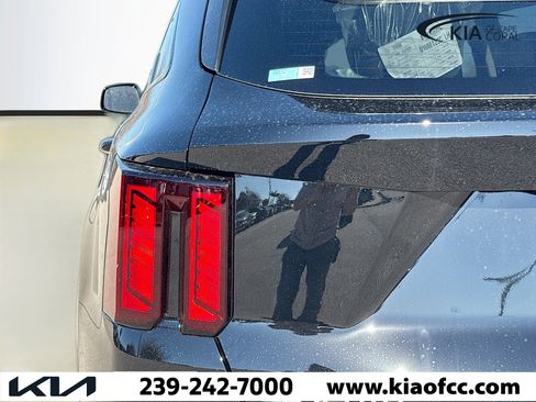 New 2026 Kia Sorento LX FWD image 9