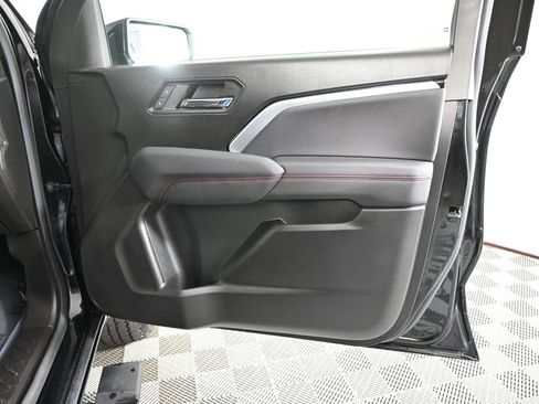 Used 2024 Chevrolet Colorado Z71 w/ Z71 Convenience Package 2 AWD/4WD image 8