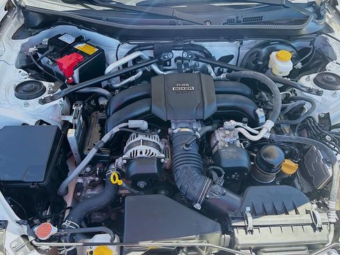 Used 2025 Toyota GR86 Premium w/ ALL Weather Mat Package (TMS) RWD image 28