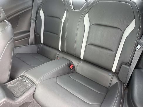 Used 2022 Chevrolet Camaro LT RWD image 13