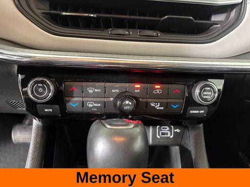 Used 2022 Jeep Compass Limited w/ Elite Group AWD/4WD image 16