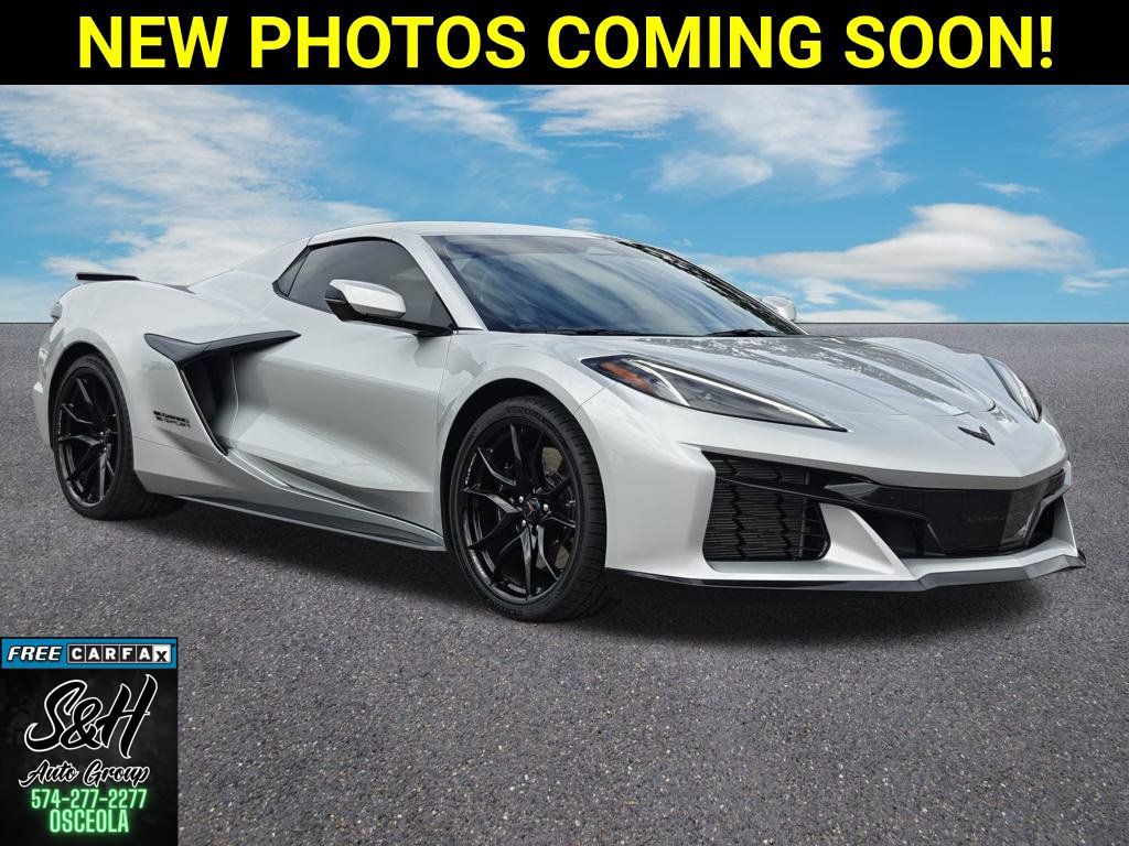 Used 2027 Chevrolet Corvette Grand Sport RWD image 1