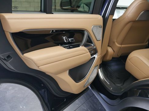 Used 2025 Land Rover Range Rover Autobiography AWD/4WD image 19
