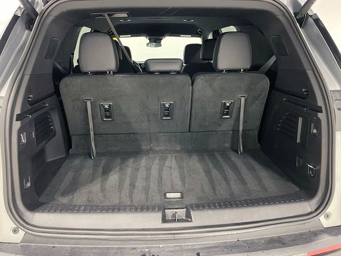 Used 2026 Chevrolet Traverse LT image 5