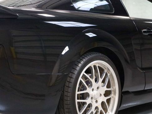 Used 2005 Ford Mustang GT RWD image 23