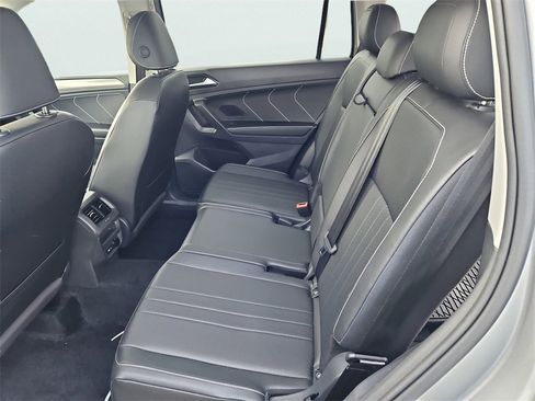 Used 2024 Volkswagen Tiguan Wolfsburg Edition image 31