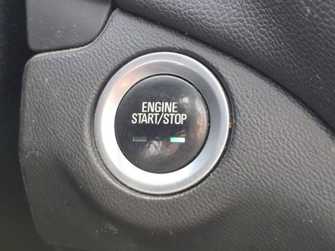 Used 2018 Chevrolet Equinox LT w/ Sun & Infotainment Package FWD image 27
