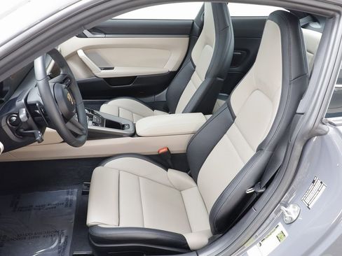 Used 2025 Porsche 911 Carrera image 8