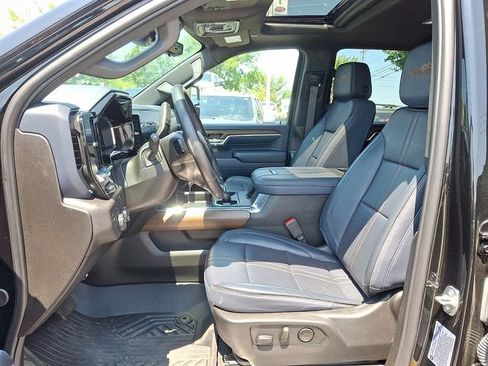 Used 2024 Chevrolet Silverado 2500 High Country w/ High Country Premium Package AWD/4WD image 9