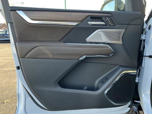 New 2026 GMC Acadia Denali Ultimate image 11