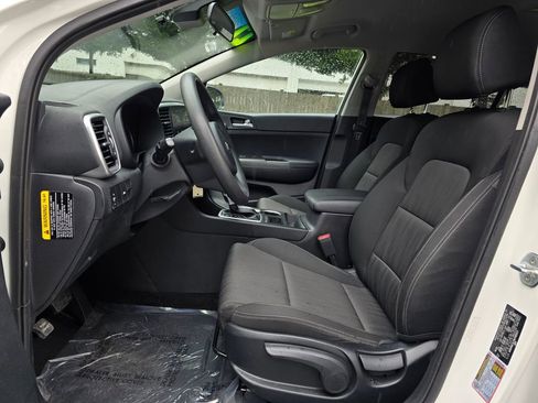 Used 2022 Kia Sportage LX image 23