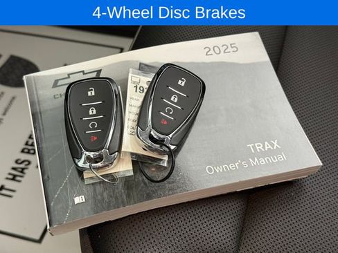 Used 2025 Chevrolet Trax ACTIV image 24