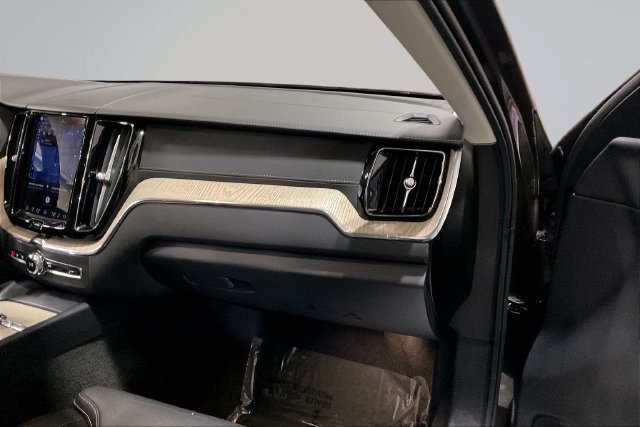 Certified 2022 Volvo XC60 B6 Inscription w/ Climate Package AWD/4WD image 20