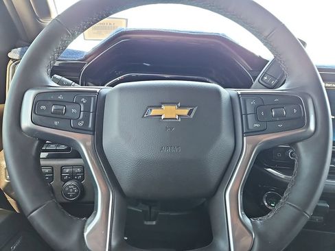 Used 2025 Chevrolet Silverado 3500 LTZ w/ LTZ Convenience Package AWD/4WD image 19