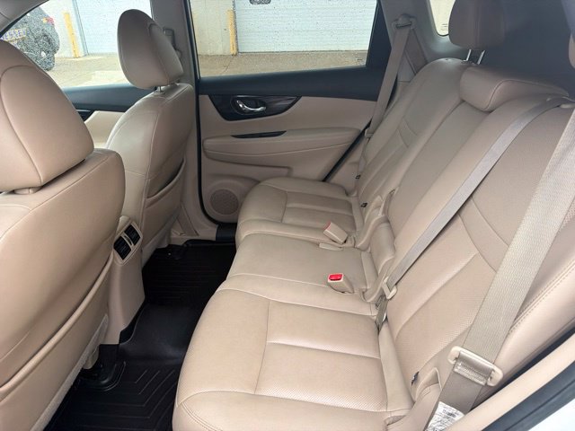 Used 2017 Nissan Rogue SL w/ SL Premium Package AWD/4WD image 15