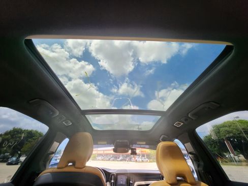 Used 2019 Volvo XC60 T5 Inscription w/ Protection Package Premier image 18