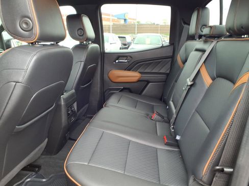 Used 2023 GMC Canyon AT4 w/ AT4 Premium Package AWD/4WD image 24